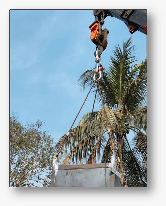 Hook and wire rope close-up
